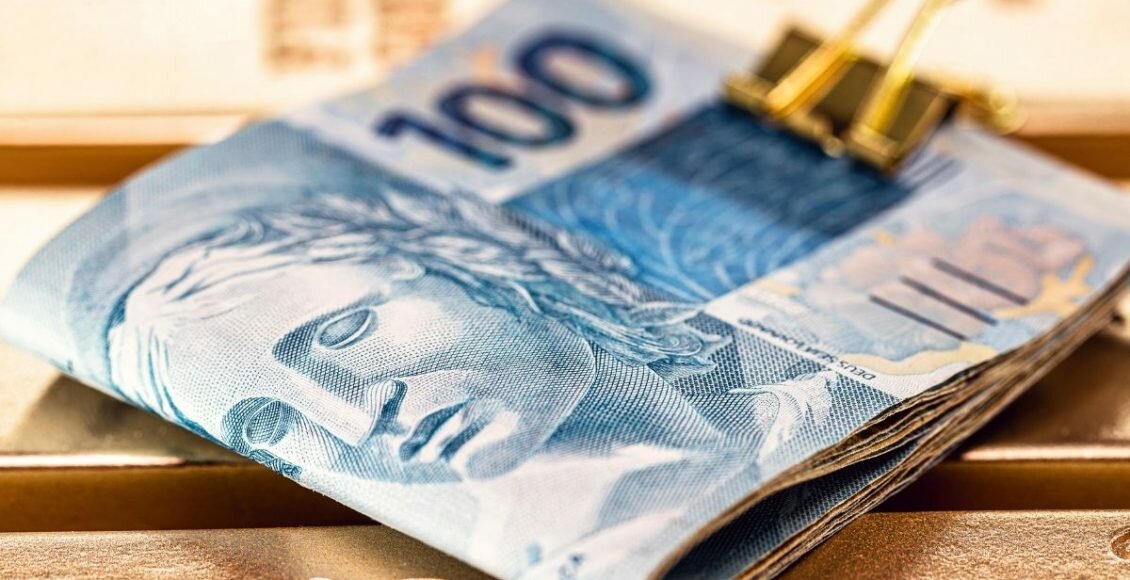 Nota de R$ 100 valiosa; especialistas apontam que nota pode chegar até a R$ 4 mil; veja quais são e como vender (imagem Canva)